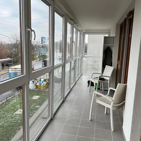 Krakowska Yellow Free Parking 1 *